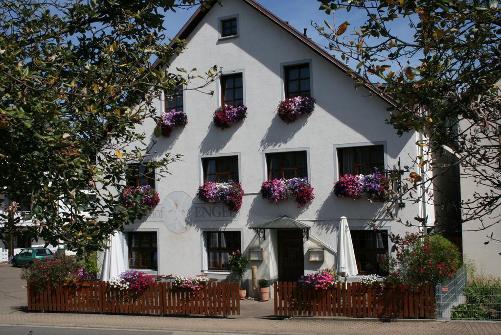 Hotel Restaurant Engel Pfaffenweiler Exterior foto